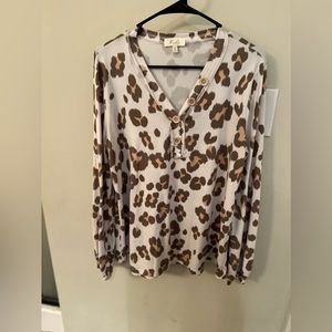 Long sleeve leopard top. Ryah brand XL